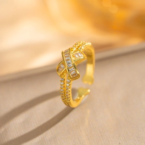 Verstellbarer X-Ring aus 18K vergoldetem Kupfer mit mikroversetzten Zirkonia-Steinen