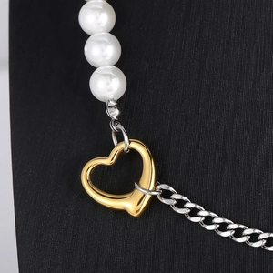Fashion Cuban chain heart necklace with shell pearls and stainless steel details