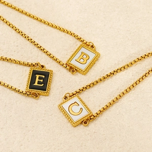 Adjustable gold stainless steel shell letter pendant bracelet with box chain