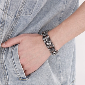 Retro punk titanium steel bracelet for men featuring vintage beast head and thick links