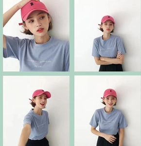 Minimalistische rosa Baumwoll-Basecap mit besticktem B für den sommerlichen Look