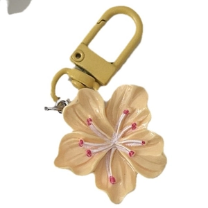 Romantischer rosa Kirschblüten Schlüsselanhänger mit gelbem Metallhaken für Taschen