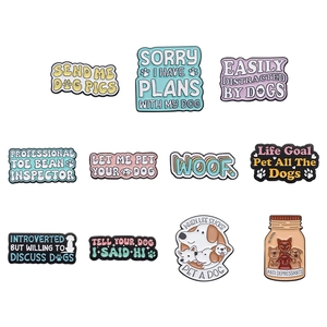 Set di 11 spille in smalto a tema cane con slogan divertenti per decorare lo zaino