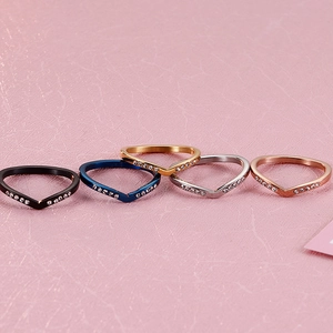 Bagues en V avec strass en cinq couleurs dont l'or l'argent et l'or rose élégantes
