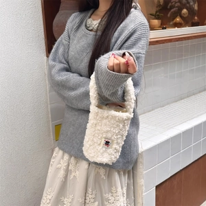 White plush tumbler carrier bag with cute cartoon black cat tag for daily outdoor use
