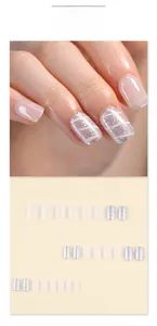 Détails de faux ongles carrés courts avec paillettes argentées et rayures roses