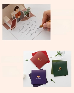 Detail einer 3D-Pop-up-Grußkarte mit Premium-Umschlägen in sechs eleganten Farben