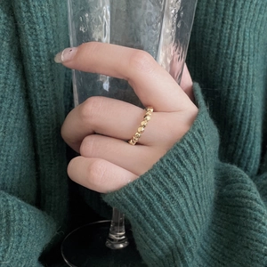Minimalist S925 sterling silver geometric faceted beaded ring worn on index finger