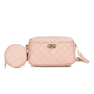 Bolso bandolera acolchado para mujer con monedero redondo y herrajes en tono dorado