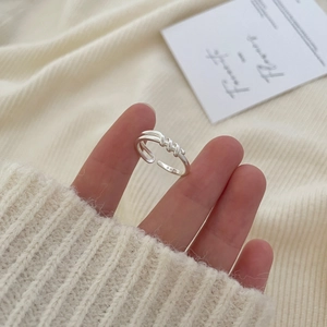 Elegant twisted S925 sterling silver open ring in silver finish for women