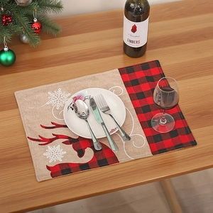 Set de table de Noël en toile de jute avec broderie renne et bordure à carreaux rouges