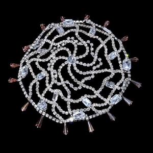 Bijou de tête luxueux avec résille en strass et cristaux en forme de goutte d'ambre