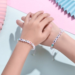 Ensemble de bracelets en perles colorées MAMA et MINI pour mères et filles