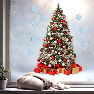 Finestra accogliente decorata con albero di Natale, fiocchi di neve blu e adesivi da regalo