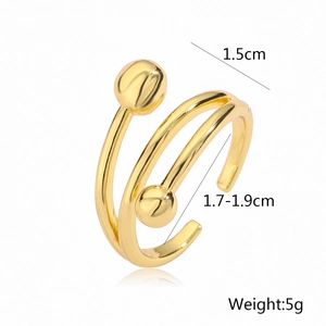 Detailed size view of an 18K gold-plated adjustable bow ring with 1.5cm height dimensions