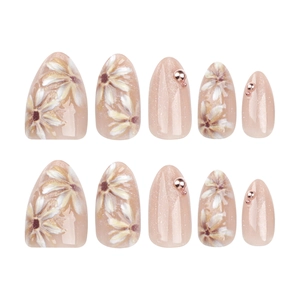 3D-Mandel-Nails in Nude mit weißen Gänseblümchen und roségoldenen Perlen-Akzenten