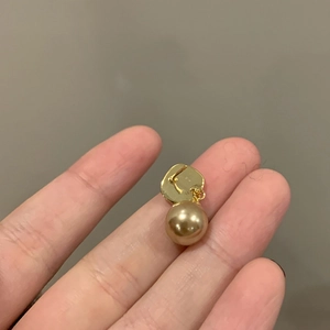 French style golden irregular metal square earrings with champagne pearl pendants