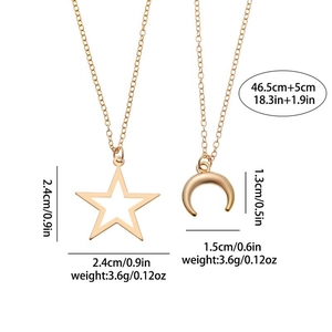 Size specifications of gold star and moon best friend necklaces with weight measurements