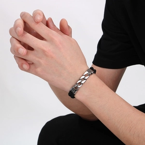 Men's vintage leather bracelet with magnetic buckle and steel Cuban chain pattern