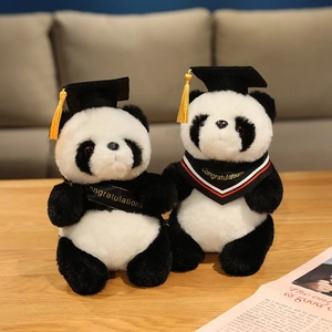 Coppia di peluche panda per laurea con tocchi neri e fasce dorate con congratulazioni