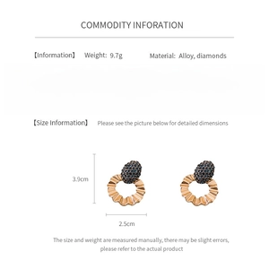 Detailed spec sheet showing chunky geometric hoop earrings size 3.9cm by 2.5cm