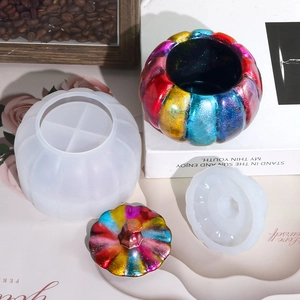 Moule silicone boîte de rangement citrouille DIY avec exemple en résine pailletée