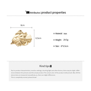 Detailed size specifications for the gold irregular leaf brooch with 8x6.5cm dimensions