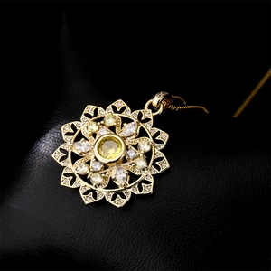 Flower Pendant Necklace Copper 18K Gold Plated Micro Pave Zircon Luxury Floral Jewelry For Women