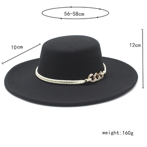 Flacher Filzhut mit 10cm Krempe und Maßangaben für 56-58cm Kopfumfang im Detail