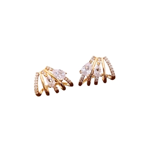 Ear cuff placcati oro 14K a strati con zirconi a goccia e cristalli scintillanti