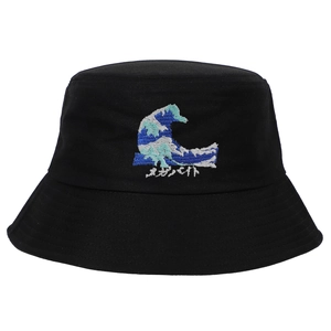 Cappello da pescatore nero in cotone con ricamo onda e testo giapponese
