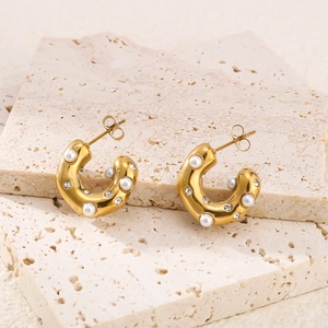 U-shaped 18K gold plated stainless steel earrings with white pearls and sparkling zircons