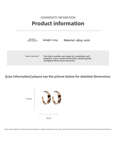 Detailed size specifications and weight for leopard print resin C-shaped hoop earrings