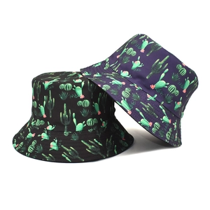 Bob réversible avec imprimé cactus et fleurs en noir et violet foncé pour outdoor