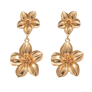 Goldene zweilagige Blumen-Ohrhänger mit polierter Metalloberfläche für Damen