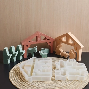 Makroaufnahme der Silikonformen für DIY Krippenfiguren aus Kerzenwachs und Gipsfiguren