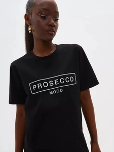 Minimalist black cotton T-shirt with Prosecco Mood lettering print on the chest