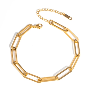 Minimalist gold-plated stainless steel paperclip link chain bracelet with lobster clasp