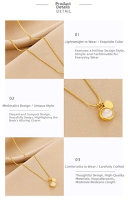 Détails du collier en titane doré avec pierre œil de chat et pendentif rond en métal