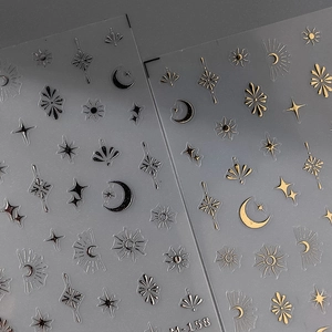 Adesivi per unghie 3D sole e luna in finitura oro e argento con motivi a stella