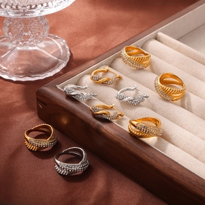 Chique goud en zilver vergulde titanium stalen sieradenset met sprankelende kristallen