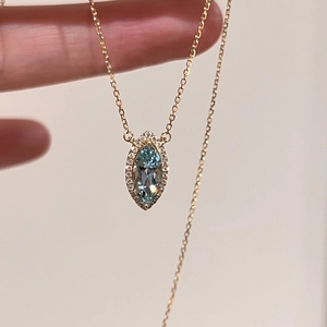 Élégant collier en argent S925 doré avec zircon aigue-marine marquise et petits cristaux