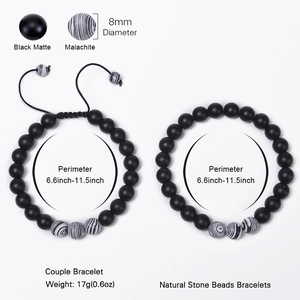 Bracelet rétro en malachite de 8mm et pierres noires mates pour couples sur fond blanc