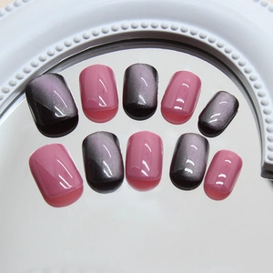 Kurze eckige Magenta Katzenauge-Kunstnägel Set mit glänzendem lila und rosa Finish