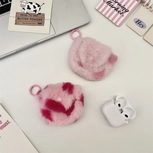 Plush heart-shaped bluetooth earphone protective case with metal hook for travel