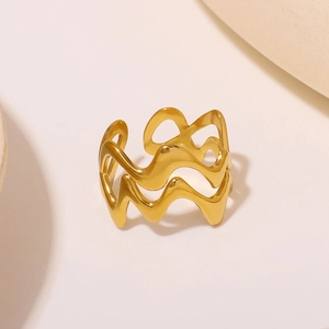 Minimalist double layer wavy stainless steel ring in polished gold finish