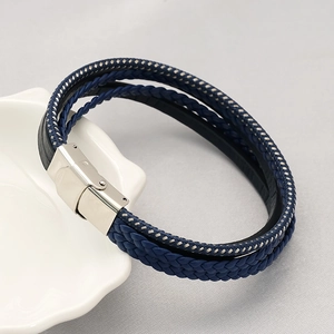Bracelet En Cuir Tressé Multicouche Pour Hommes Avec Fermoir Magnétique En Acier Inoxydable Style Punk Minimaliste