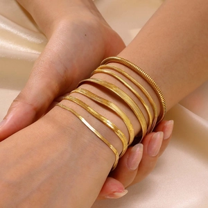 Minimalist Stainless Steel Bracelet 18K Gold Plated Snake Bone Blade Chain Adjustable Personalized Stackable Jewelry
