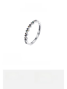 Detail view of S925 silver ring featuring colorful heart zircons and 18mm inner diameter