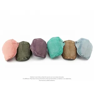 Lot de six bérets en coton délavé et casquettes vintage en couleurs variées